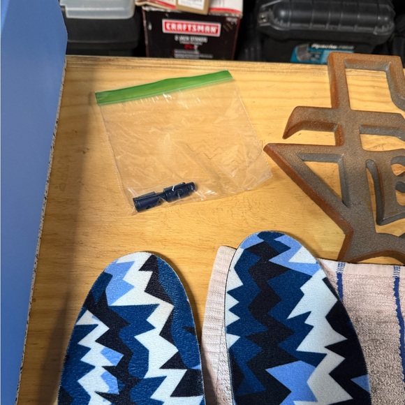 Jordan 6 UNC, size 11.0 (OPEN TO OFFERS) - Picture 4 of 7